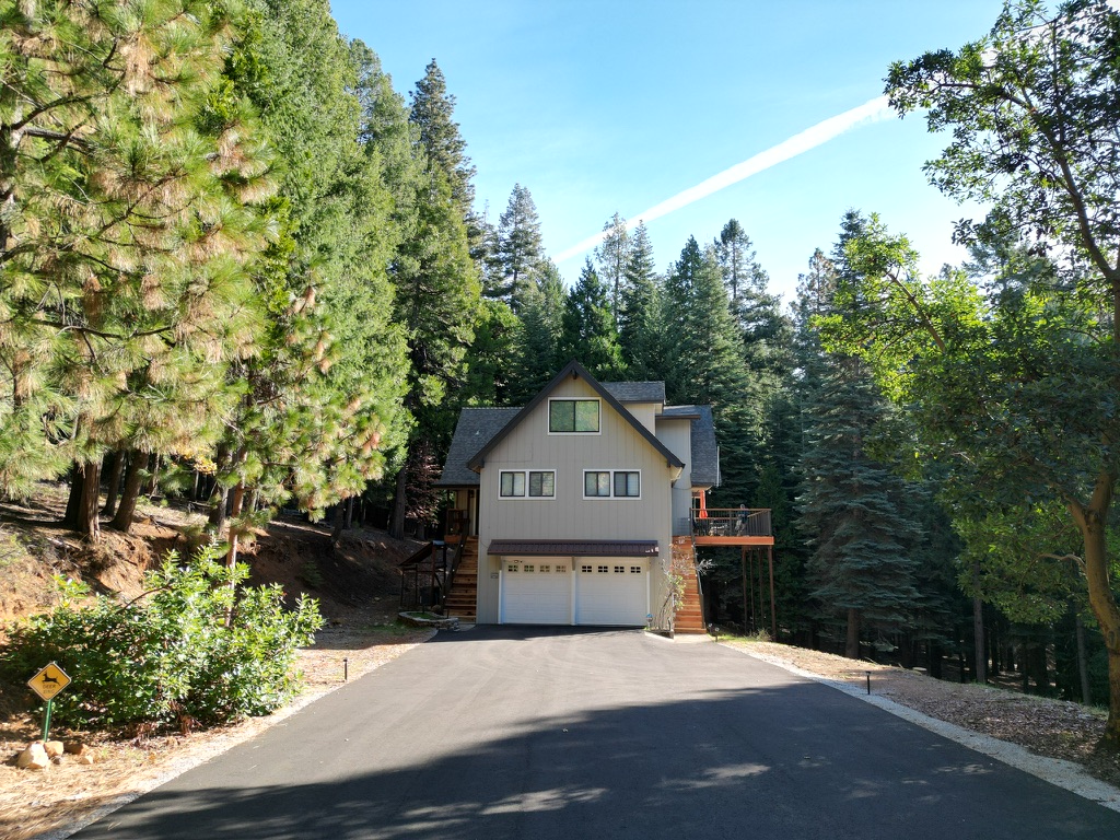 The MotoRetreat forest home in Pollock Pines, California